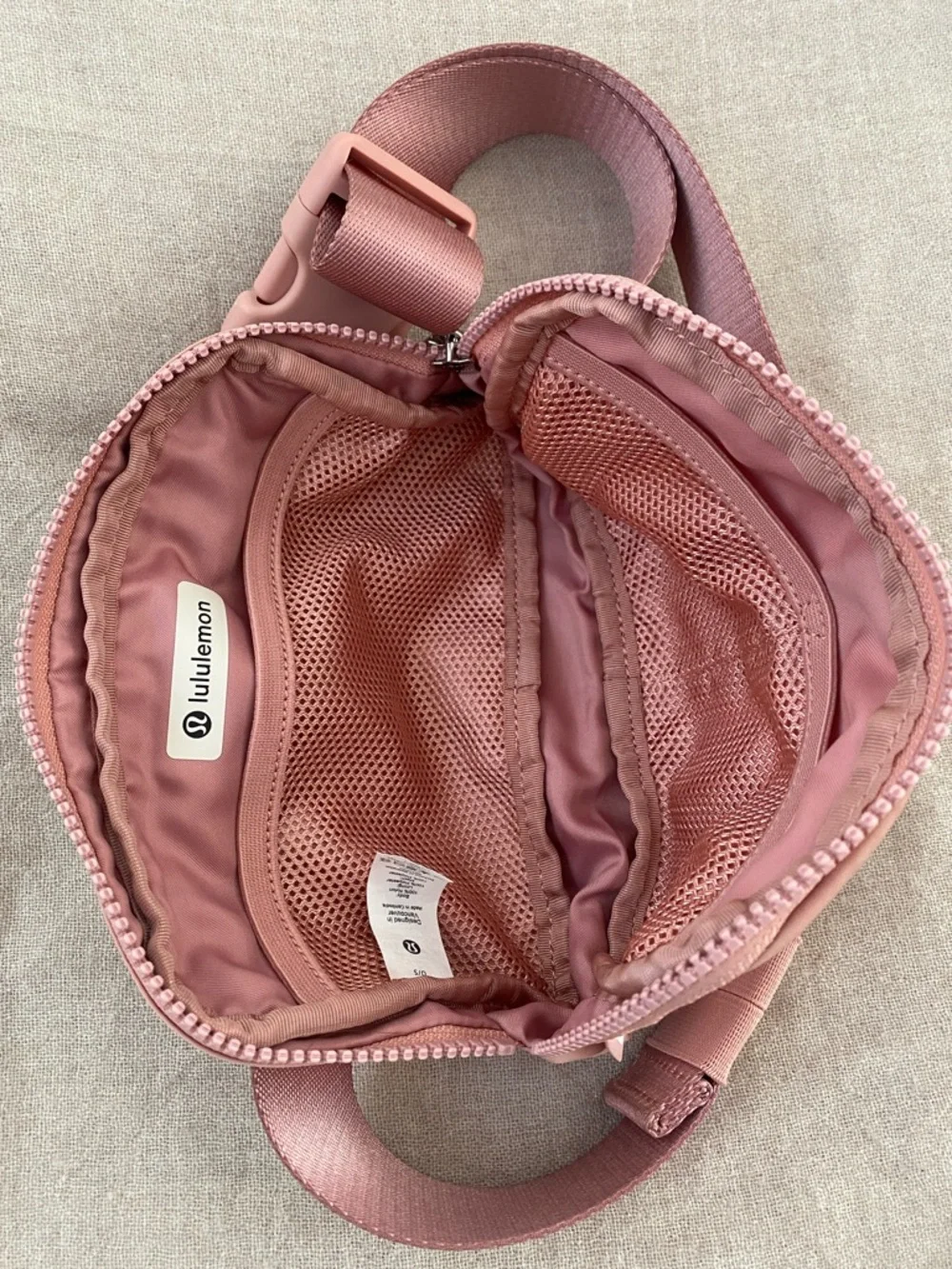 Lululemon Everywhere Belt Bag 1L - Pink Pastel